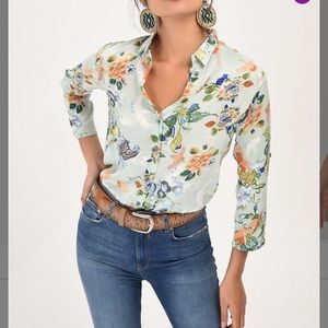 Blouse spring button up small